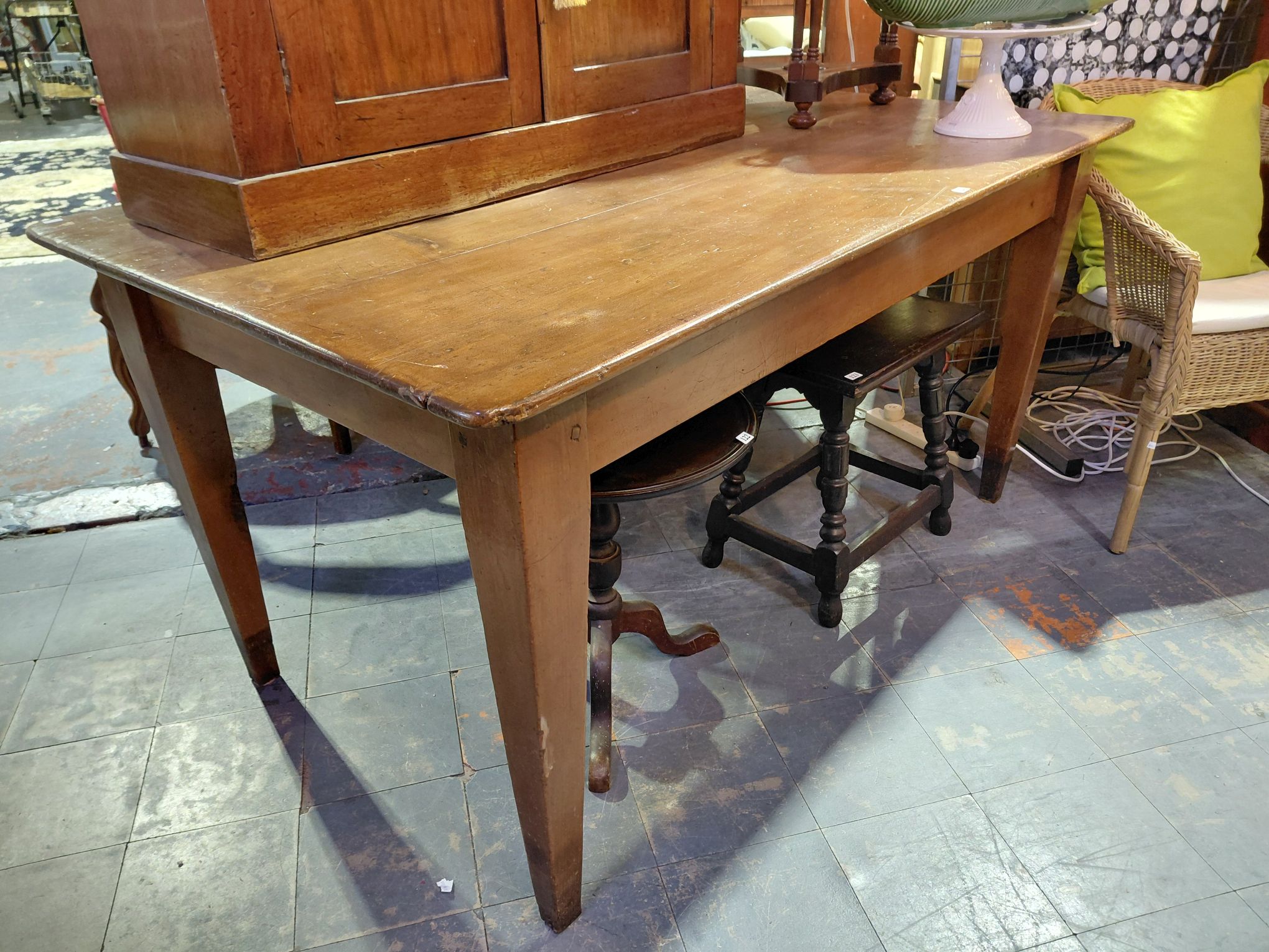 Colonial Kitchen Table