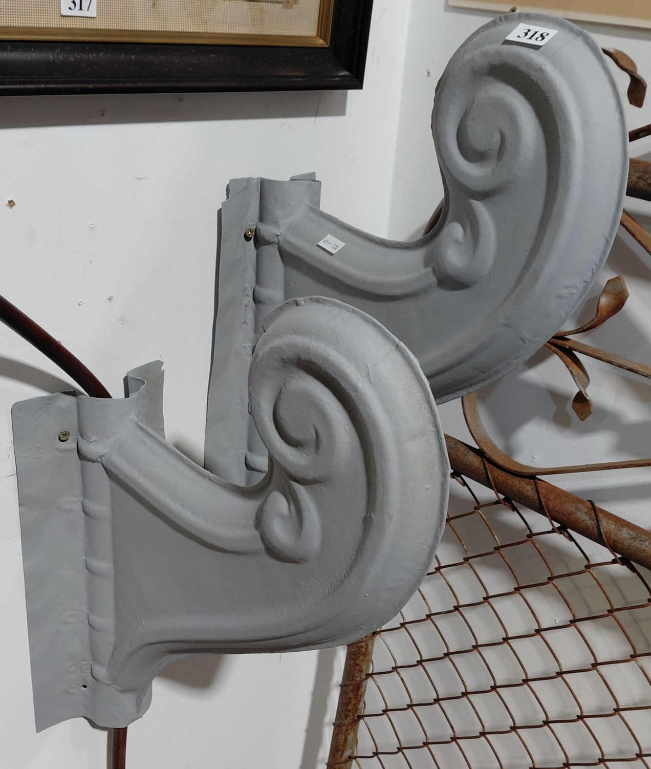 318 · DECORATIVE SCROLL BRACKETS
