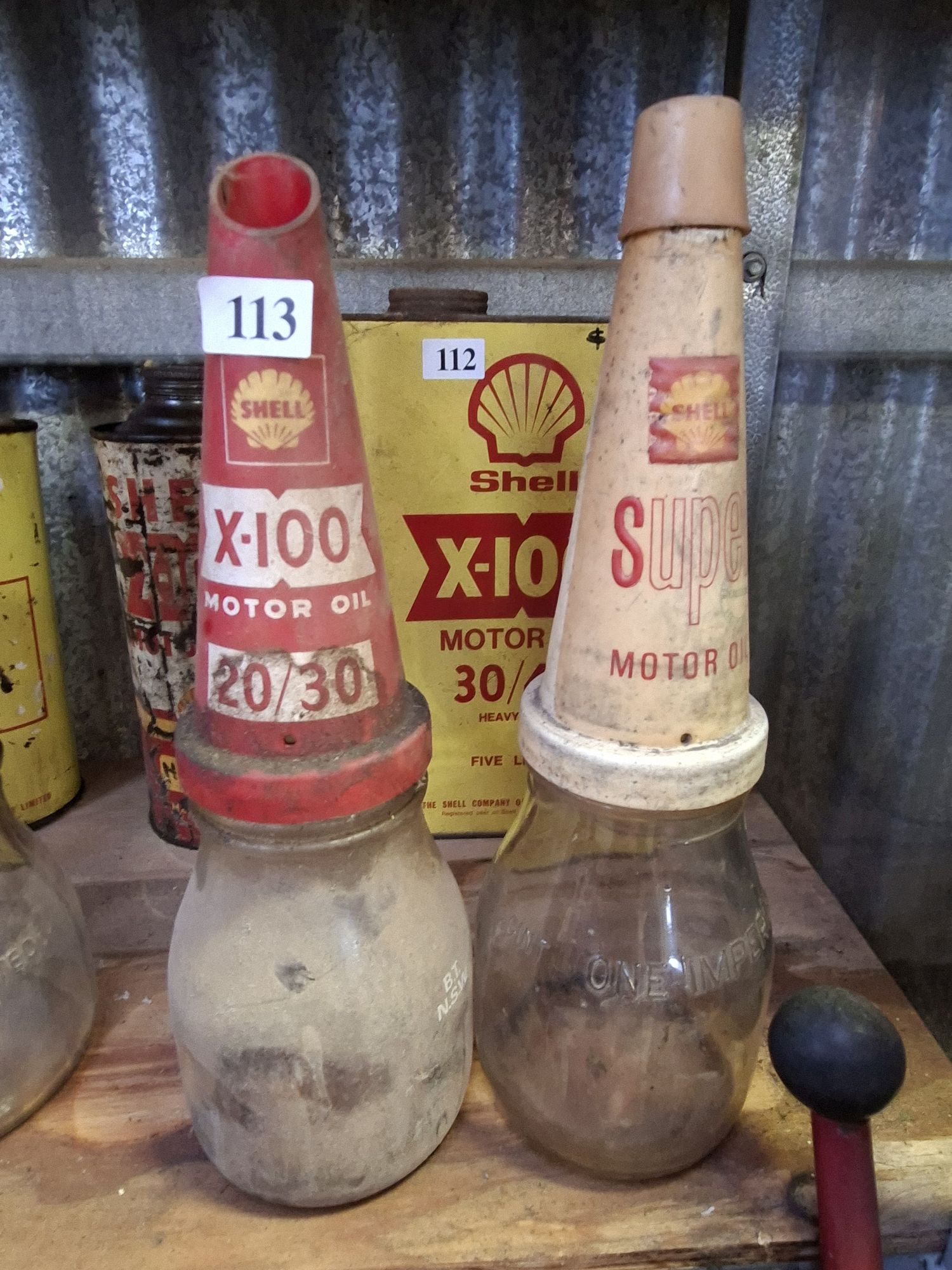 Shell Oil Pourers
