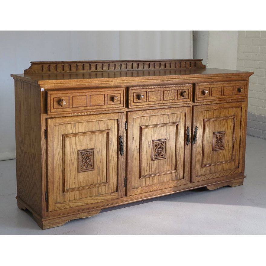 OAK SIDEBOARD