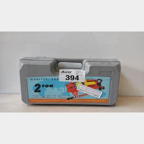 TROLLEY JACK 2 TON IN PLASTIC MOULDED CASE - 2 TON TROLLEY JACK