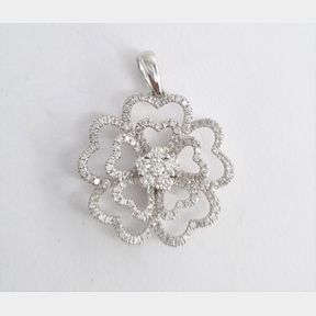 1.22CTS DIAMONDS COLOUR I/J CLARITY VS/SI IN 18CT WHITE GOLD FLOWER PENDANT - 51620/192