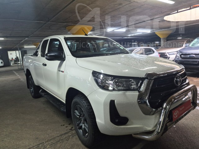 2022 TOYOTA HILUX 2.4 GD-6 RB RAIDER P/U E/CAB