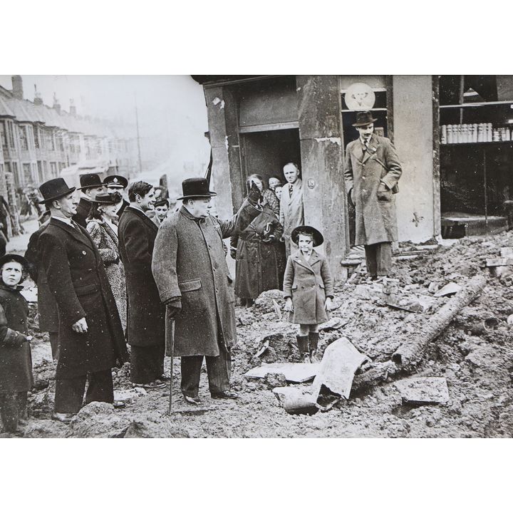 PHOTOGRAPH - WINSTON CHURCHILL - Winston Churchill Visits Bombed Bristol