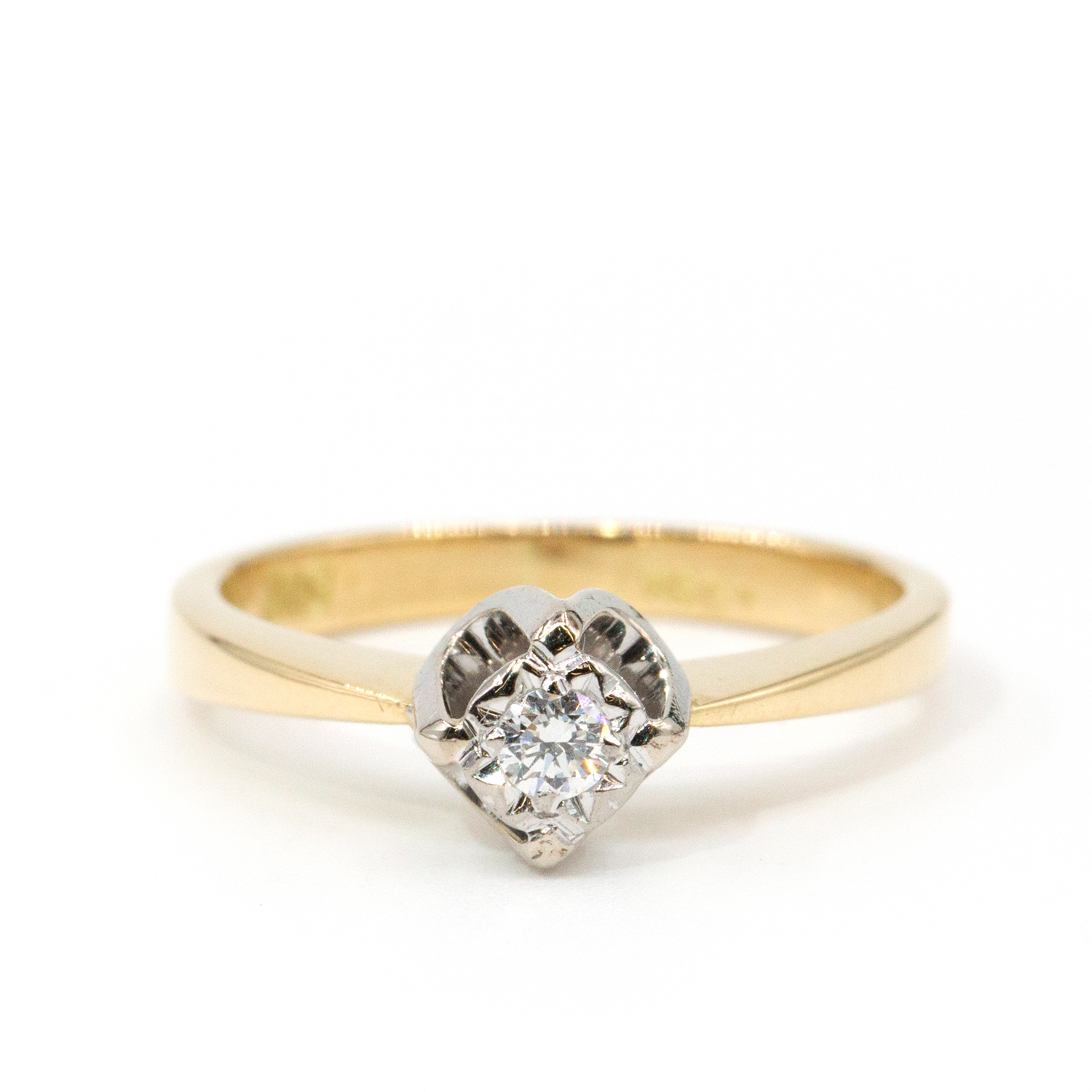 157 · Diamond 18ct Gold Ring