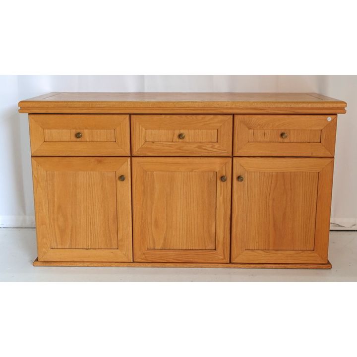 SIDEBOARD