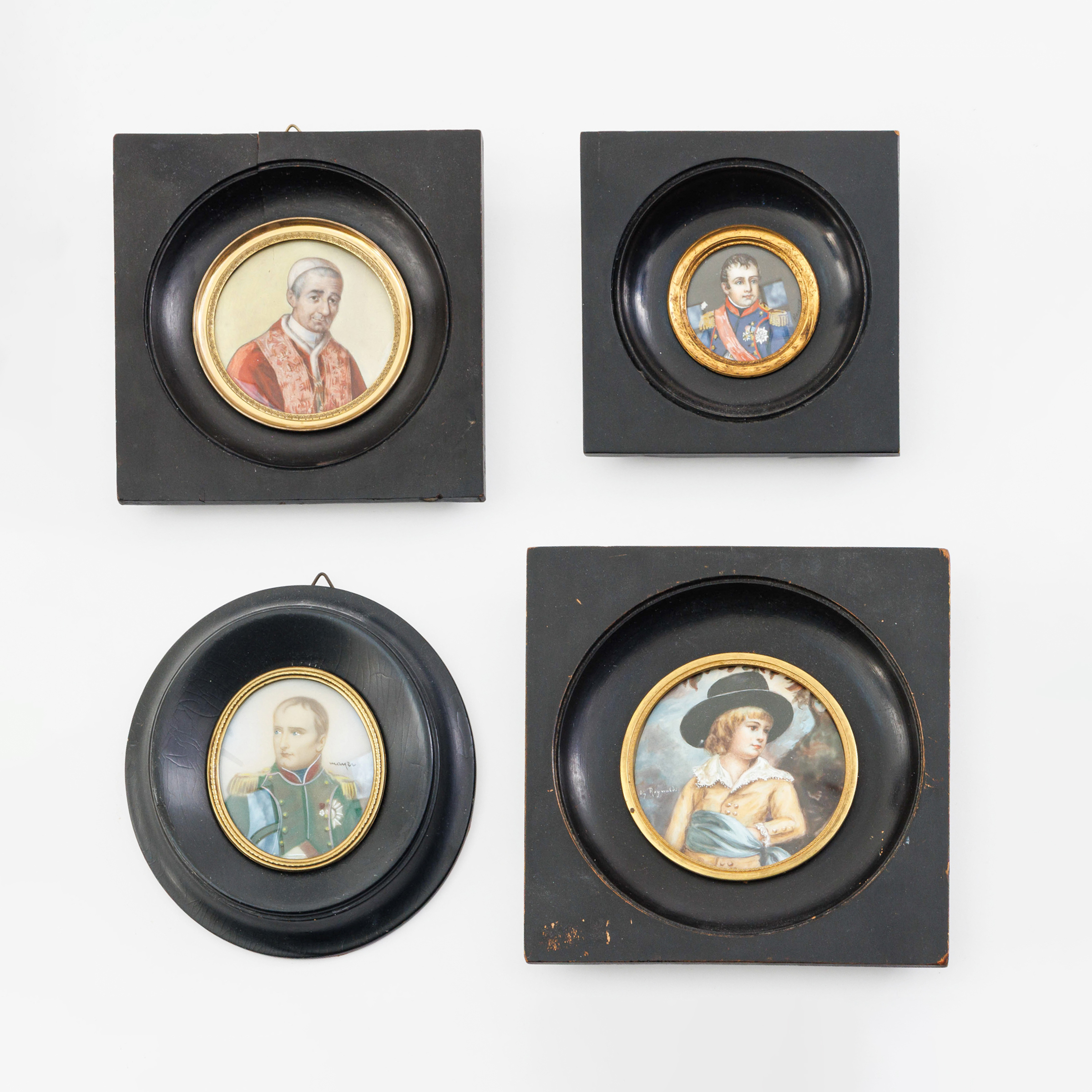 Four round and oval miniature portraits. two depicting Napoleon, one after Joshua Reynolds, and one… – kavel bij Bernaerts, Antwerp