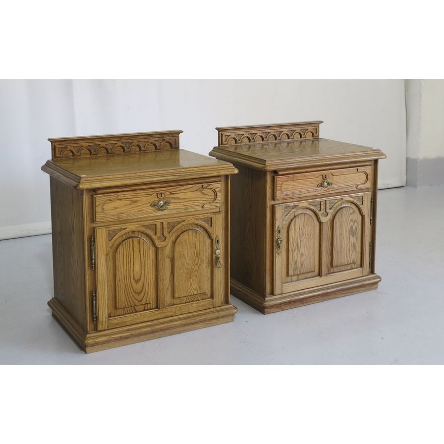PAIR OF ARTECASA OAK PEDESTALS