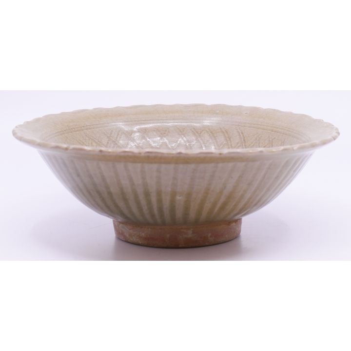 Thai Sawankhalok 16th Century Celadon Foliate Rim Bow- 10x3''
