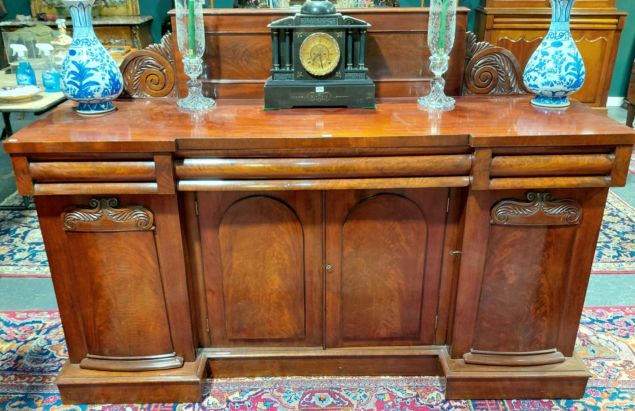 569 · WILLIAM IV SIDEBOARD
