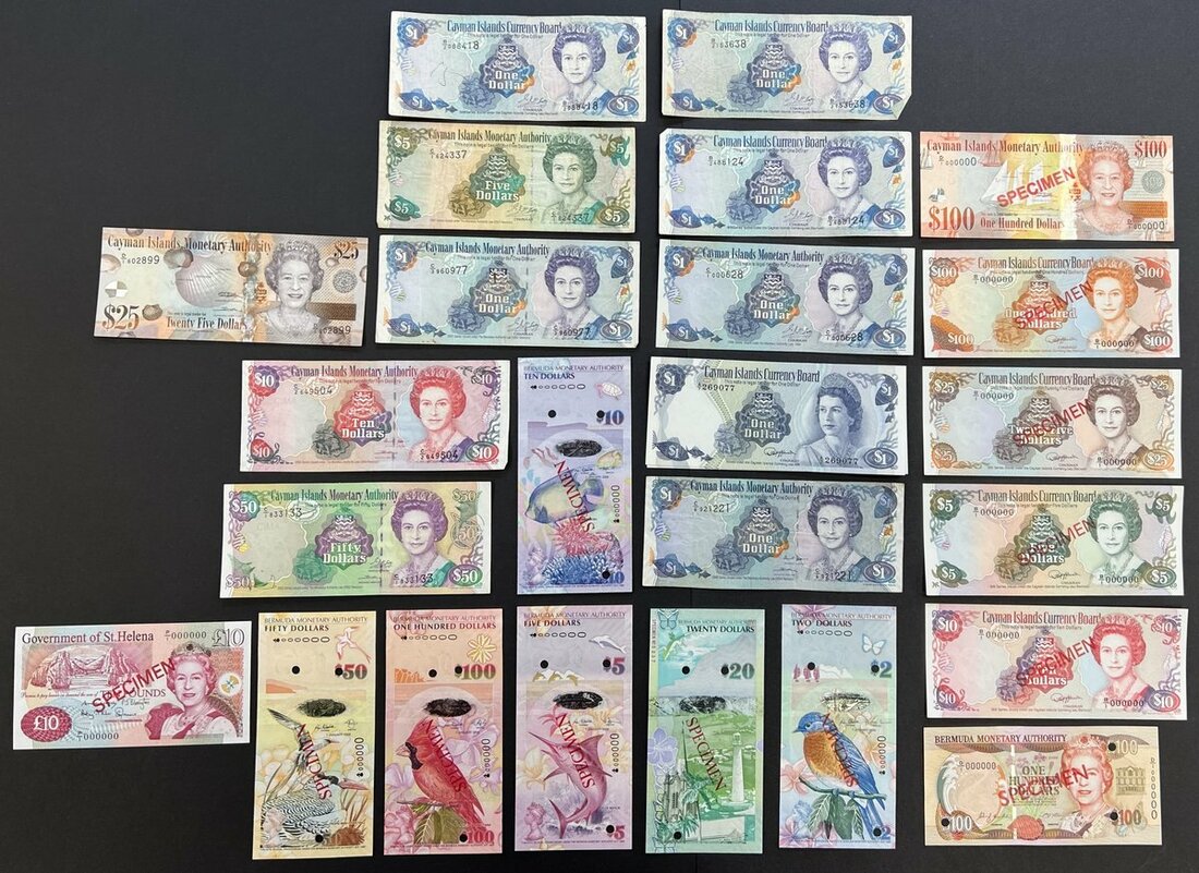 World banknotes, [25 notes] $1, $2, $5, $10, $25, $50, $100, £10, 1975 ...