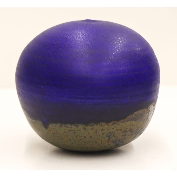 Toshiko Takaezu Makaha Blue Moon Closed Form