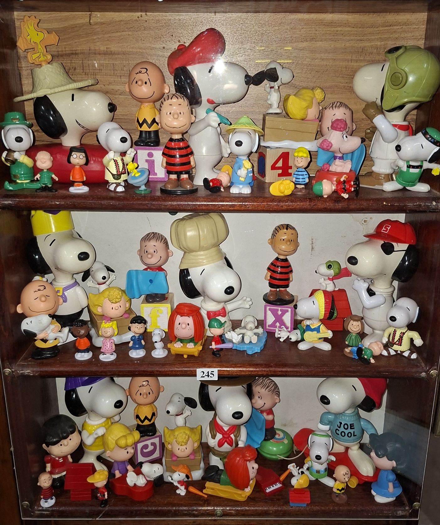 245 · SNOOPY COLLECTION