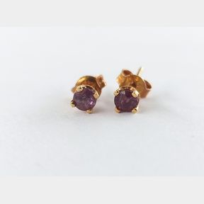 Rubies Set In 18ct Yellow Gold Studs - 51533/178