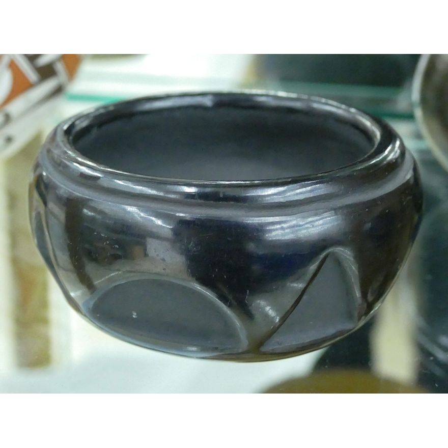 Santanita Suazo Santa Clara Blackware Carved Bowl 4'' Diam.