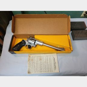 Ruger Super Red Hawk 44 Magnum w box/papers, Stainless
