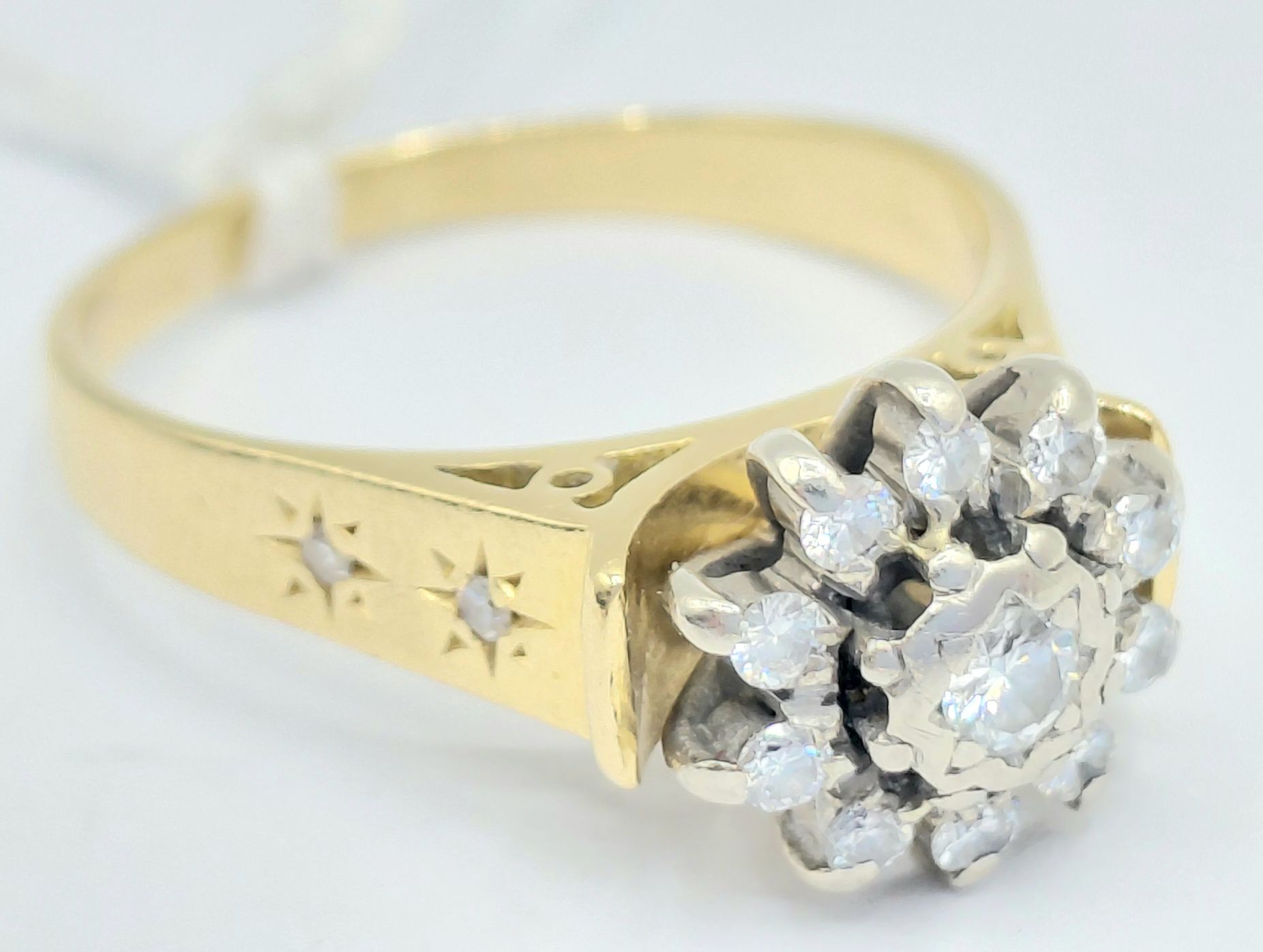 18ct Gold Diamond Ring