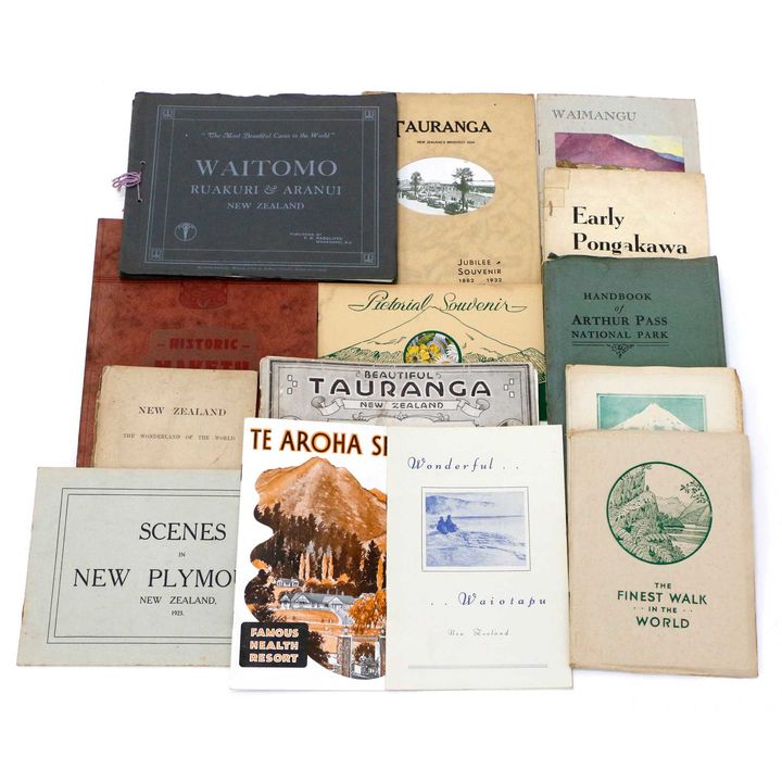 NORTH & SOUTH ISLAND BOOKLETS & BROCHURES