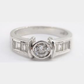 18CT WHITE GOLD RING WITH .50CTS OF STUNNING DIAMONDS CLARITY VS/SI COLOUR F/G SIZE N