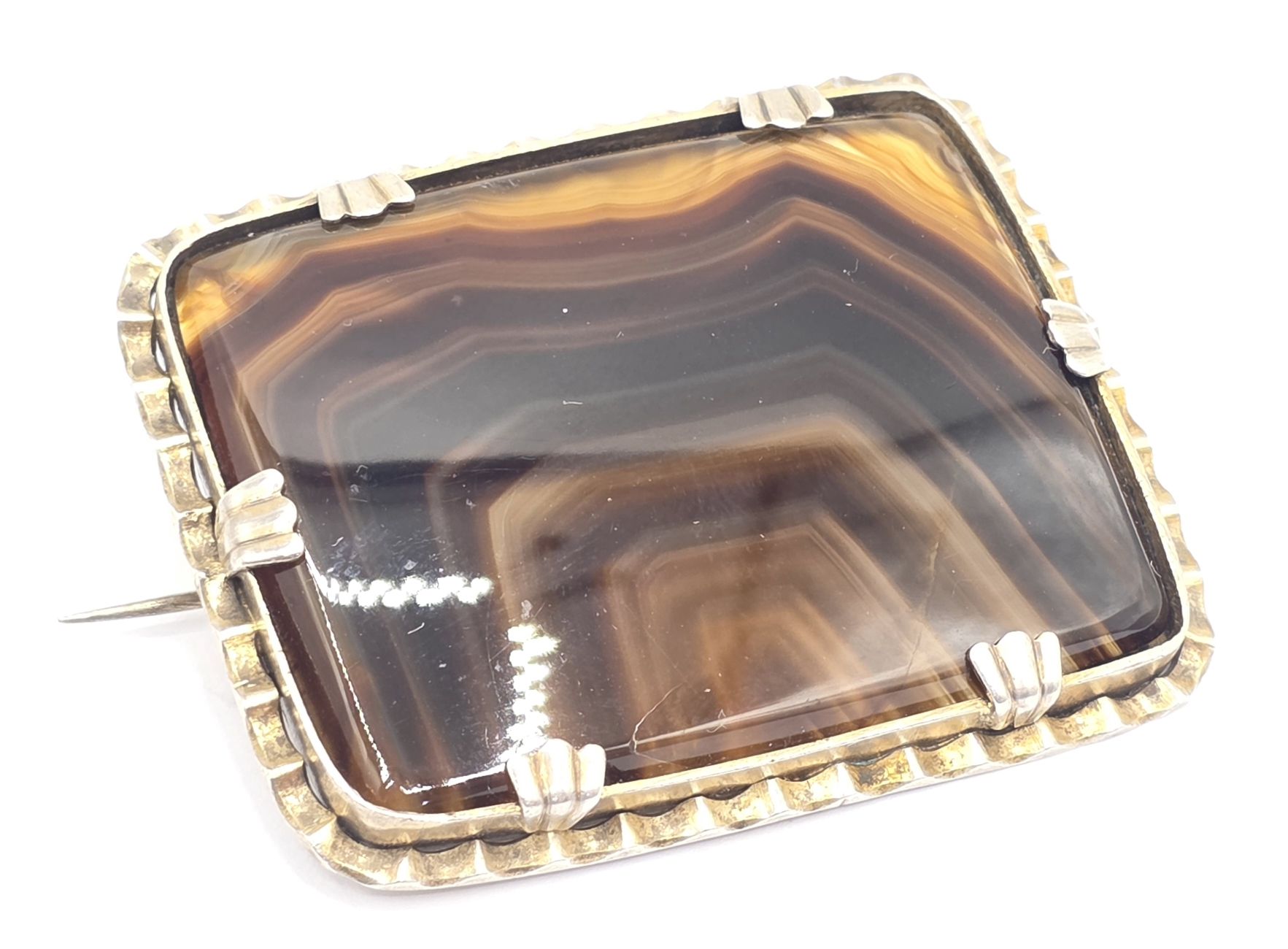 95 · EDWARDIAN SCOTTISH AGATE BROOCH