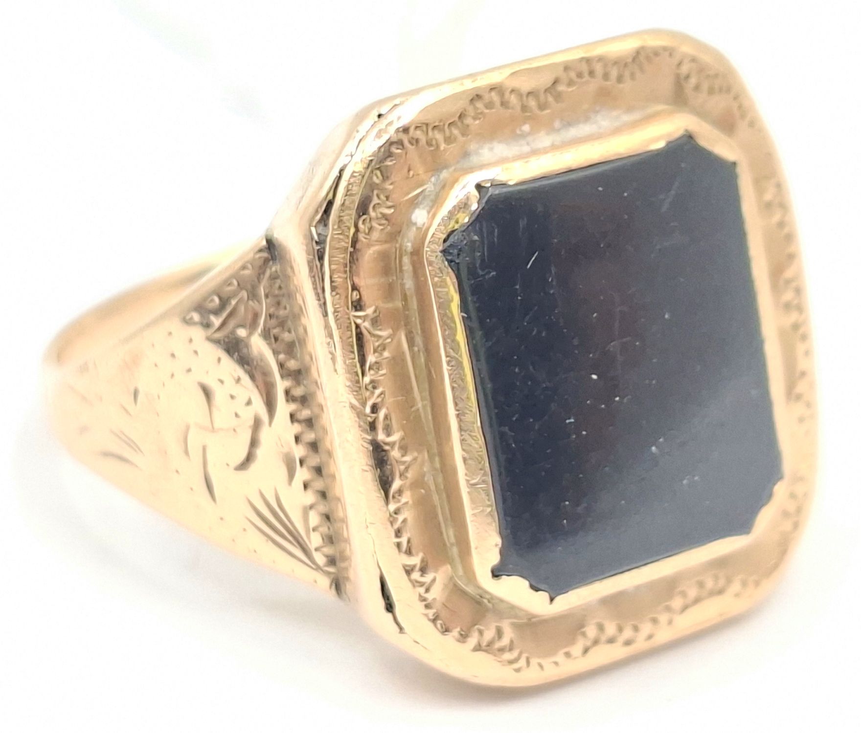 1134 · 9CT GOLD GENTS RING