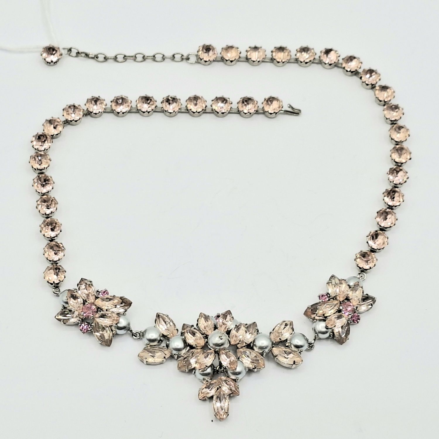 1059 · COSTUME NECKLACE