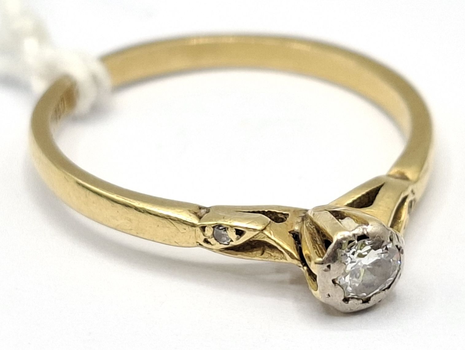 18ct Gold Diamond Ring