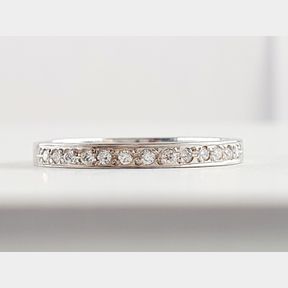 18CTWHITE GOLD BAND WITH 0.130CT DIAMONDS - 51929/3592