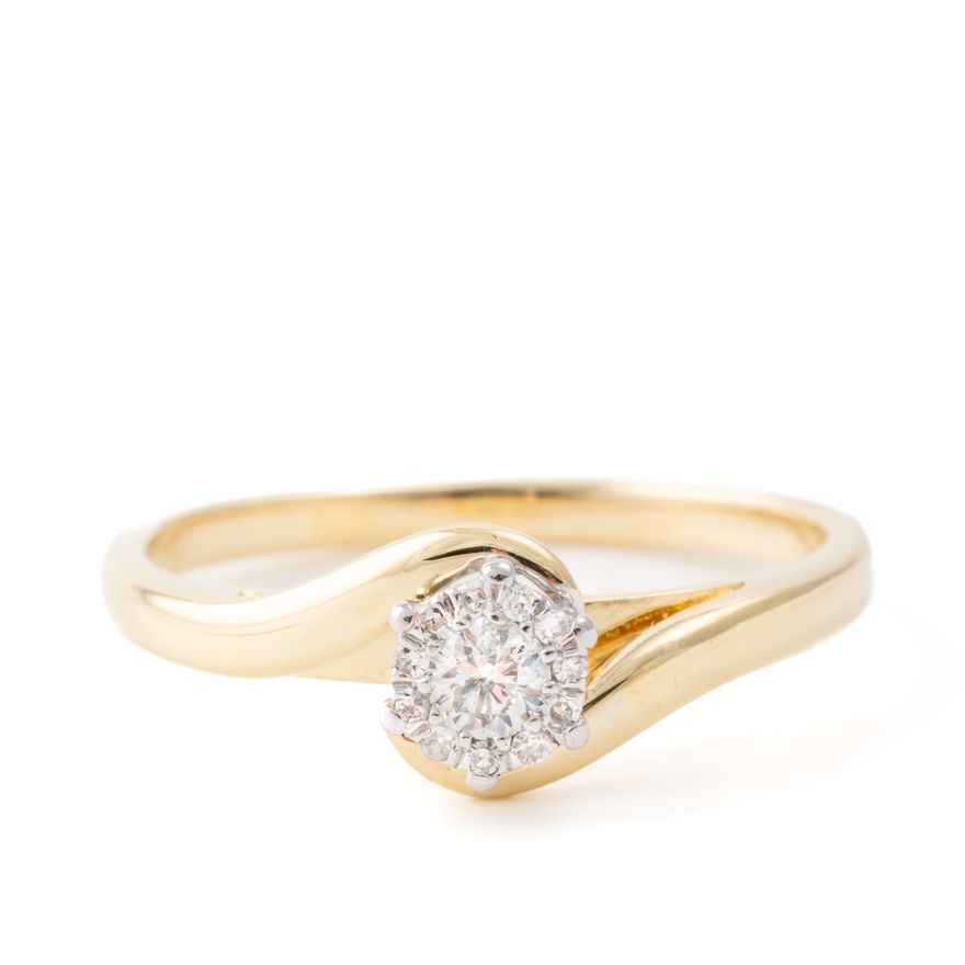 Diamond Cluster Ring 9 Carat Gold