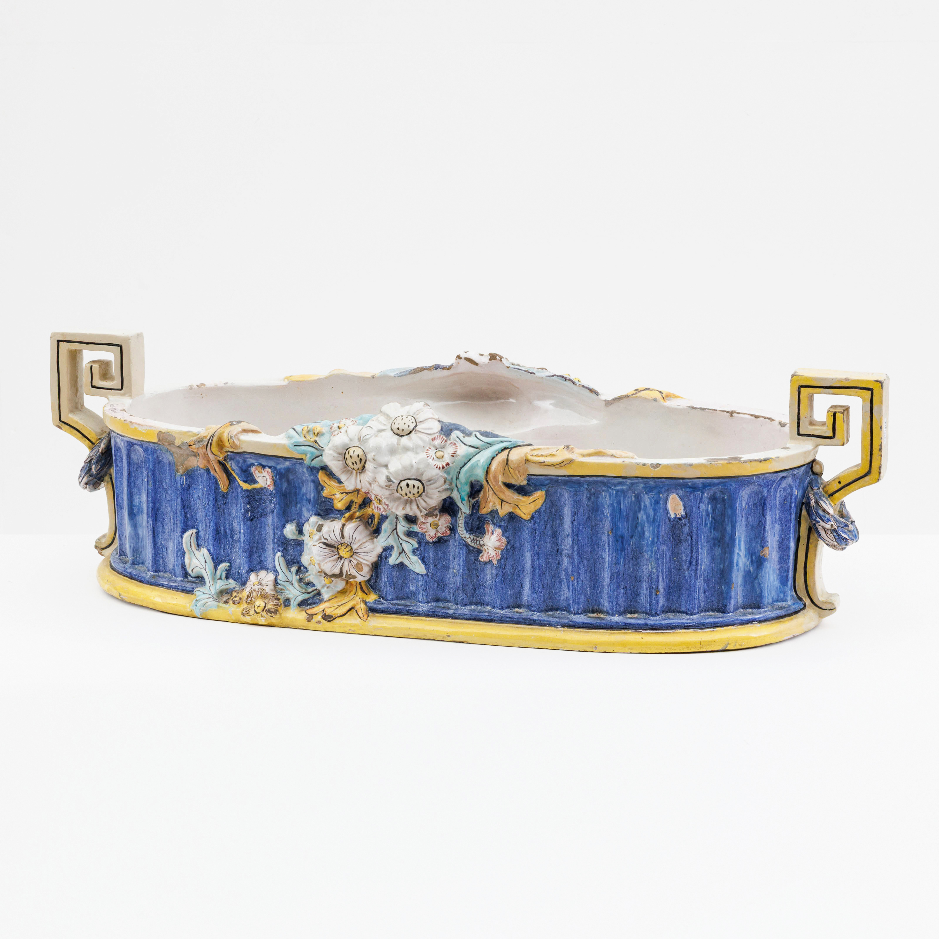 A glazed ceramic Art Nouveau period planter – kavel bij Bernaerts, Antwerp