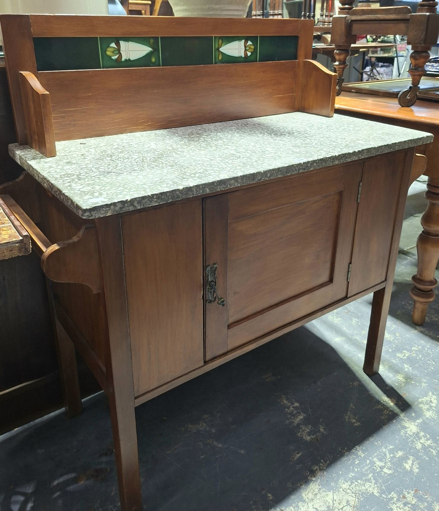 260 · WASHSTAND
