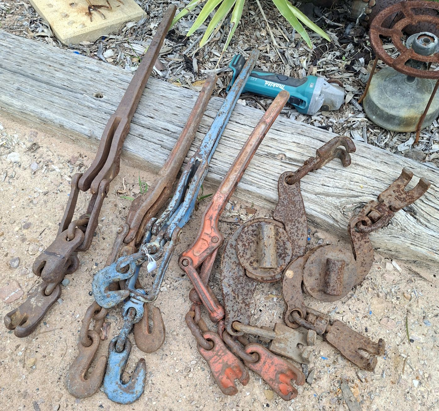 TRUCK DOG CHAINS