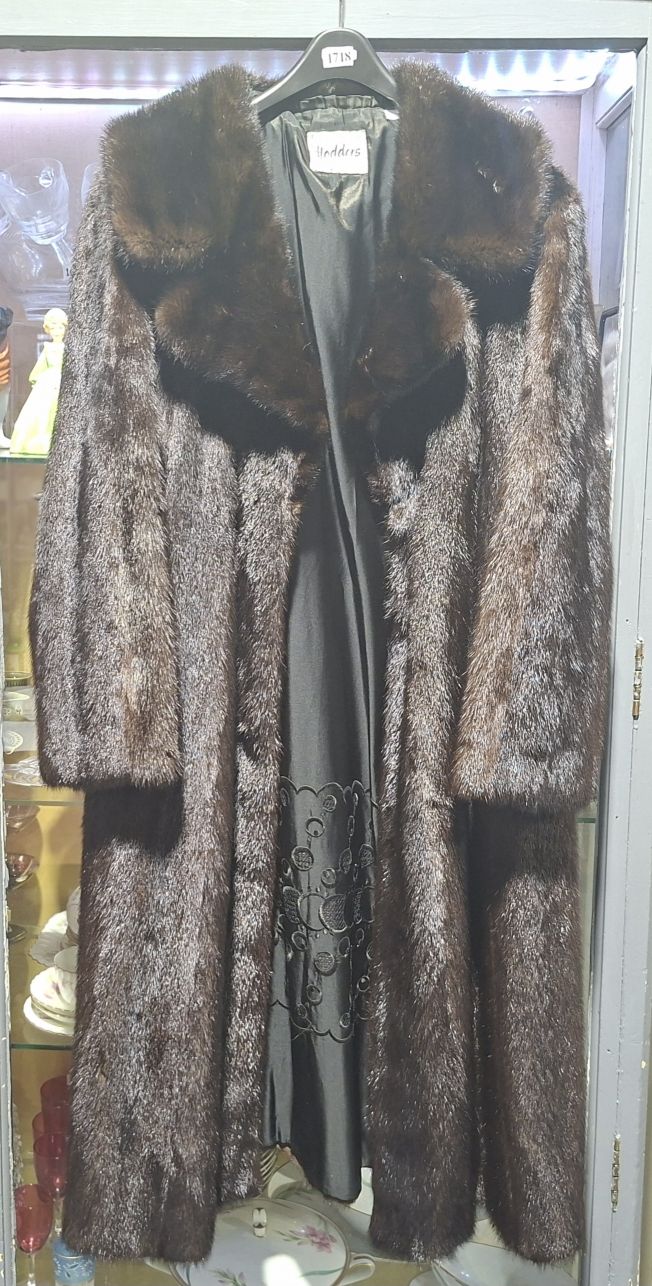Ladies Art Deco Fur Coat