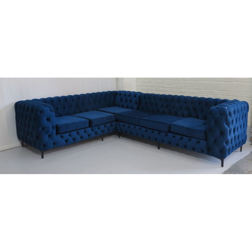 LARGE BUTTION UPHOLSTERED CORNER SUITE