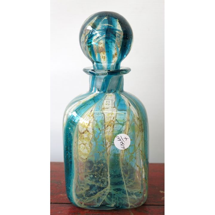 A MDINA GLASS DECANTER AND STOPPER.