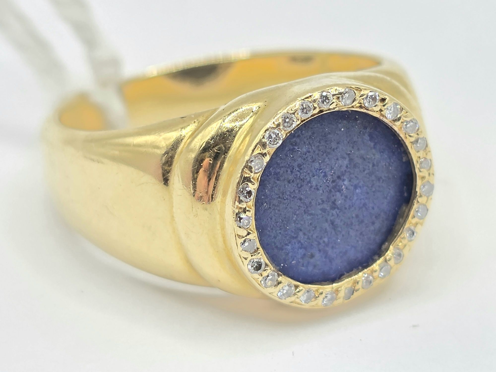 242 · 18CT LAPIS LAZULI AND DIAMOND RING