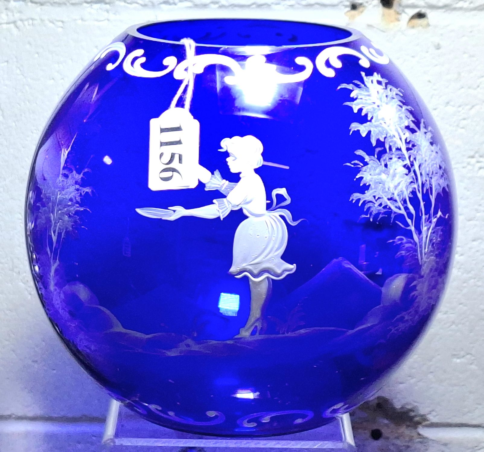 MARY GREGORY STYLE VASE
