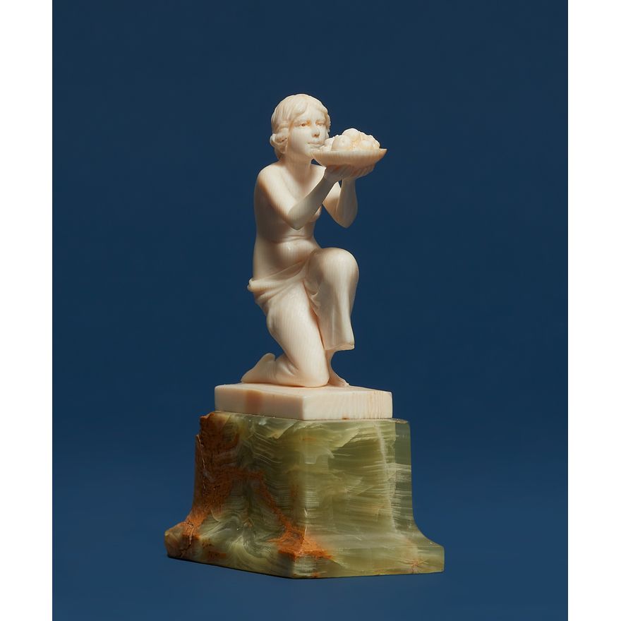 Kneeling figure with a bowl of fruit by Ferdinand Preiss (1882 - 1943)