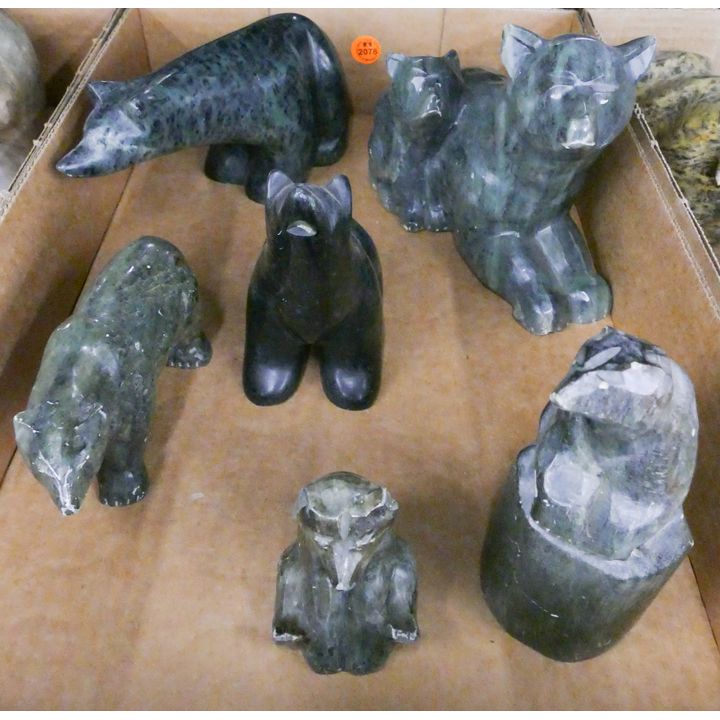 Box 6pc Inuit Green Stone Bear Carvings