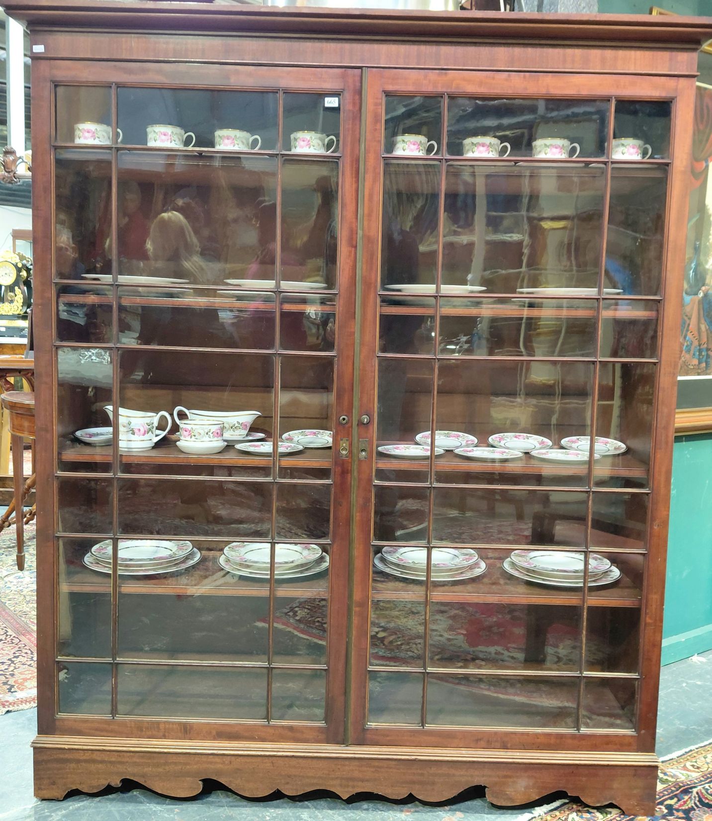 665 · GEORGIAN MAHOGANY ASTRAL GLAZED BOOKSHELF