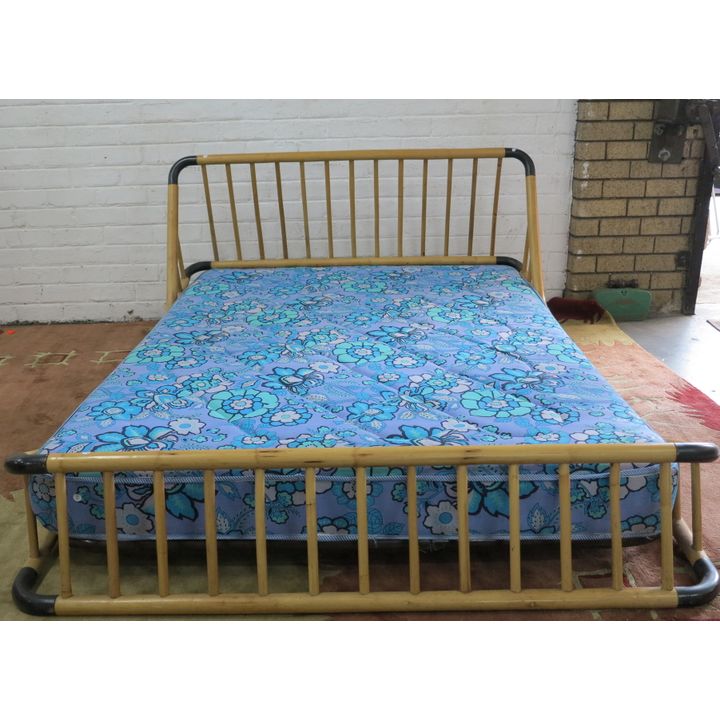 MATTRESS WITH WICKER BASE