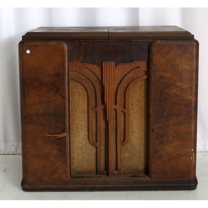 VINTAGE RADIOGRAM CABINET