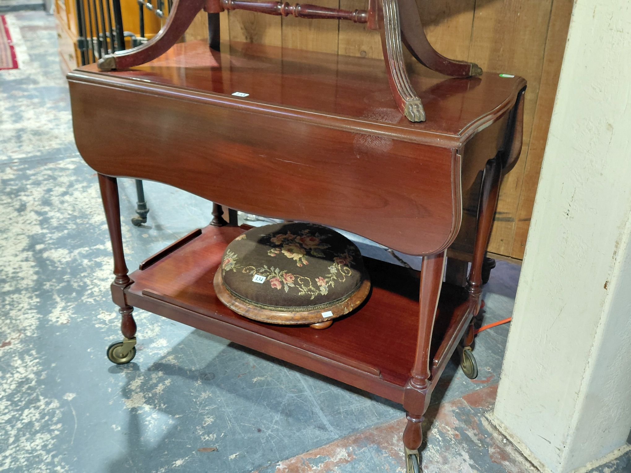 133 · TEA TROLLEY