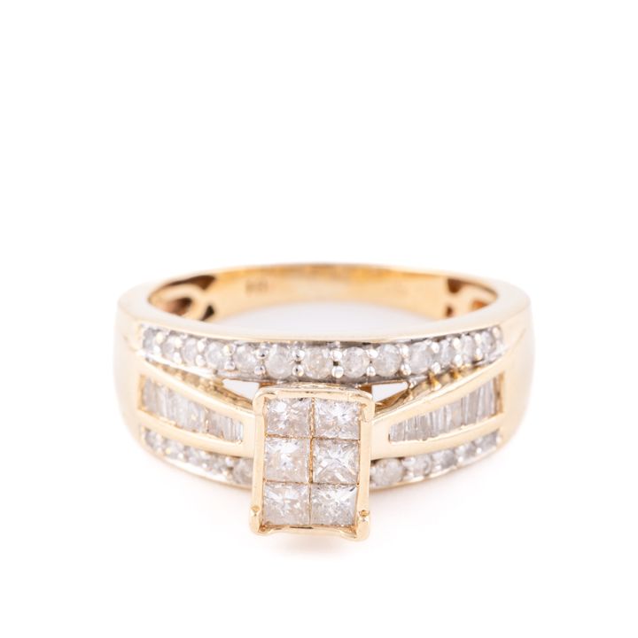 Diamond Ring 10ct Gold