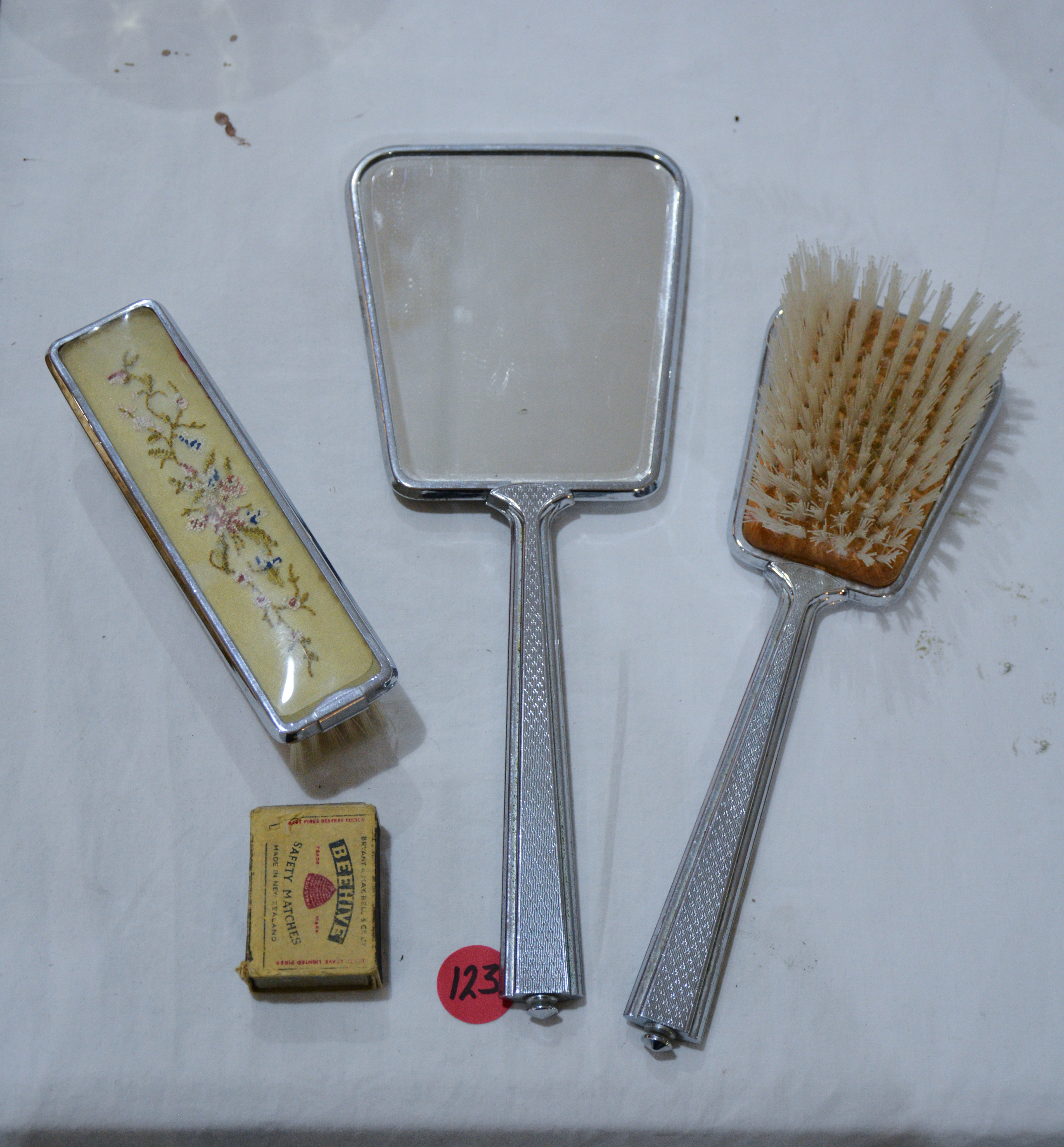 Vintage Vanity Set — NZ auction result