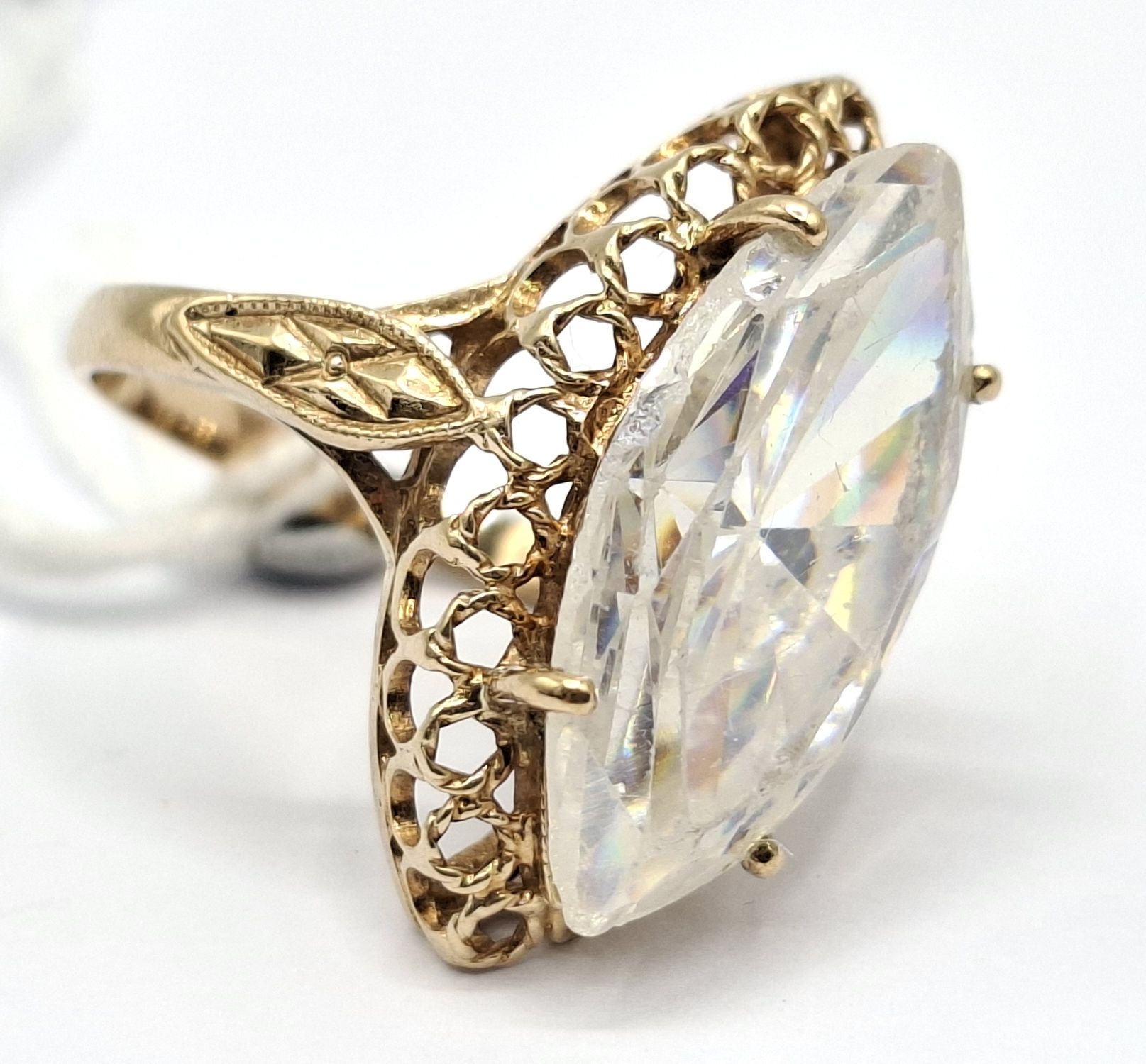 9ct Gold Crystal Ring