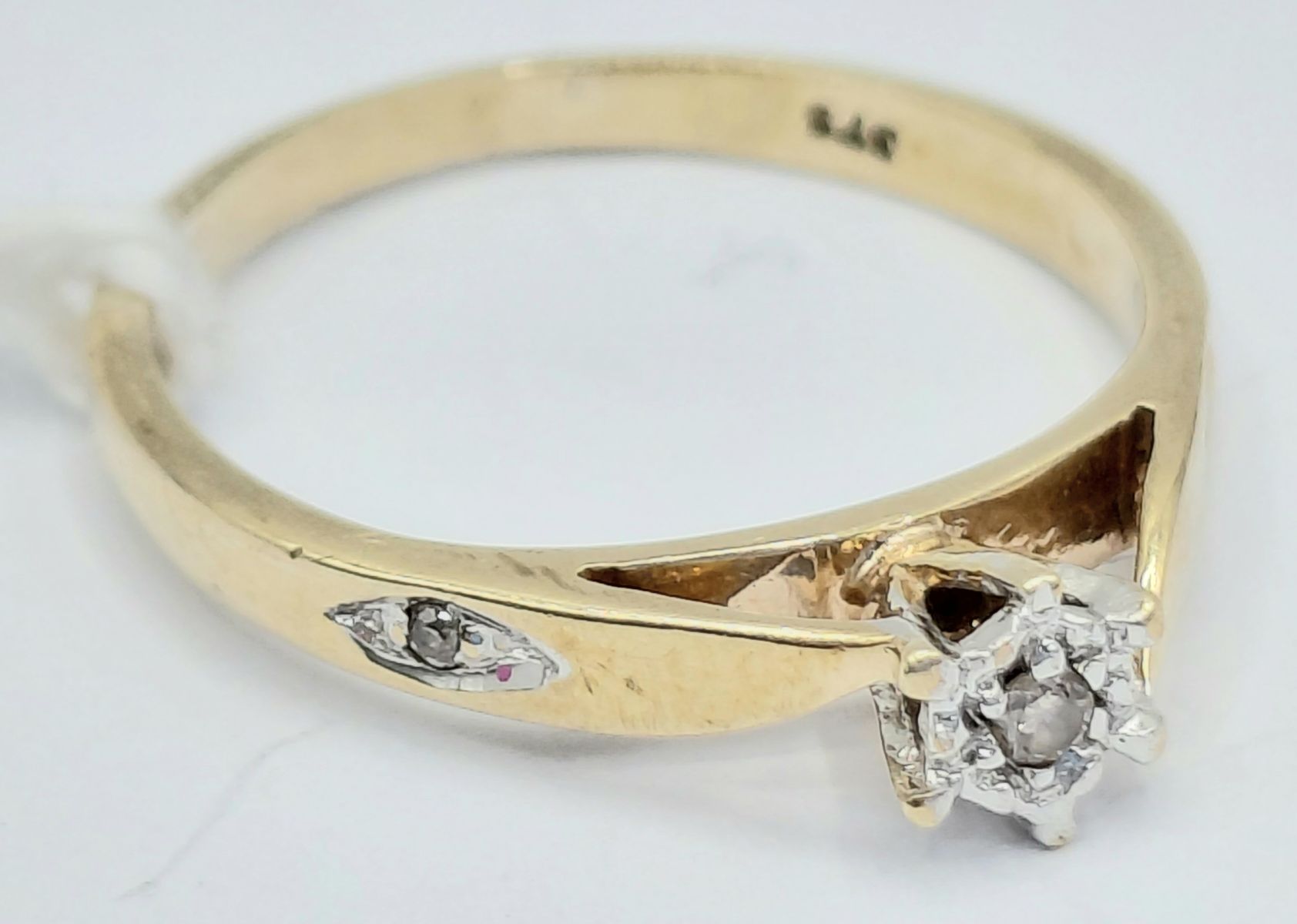 9ct Gold Diamond Ring