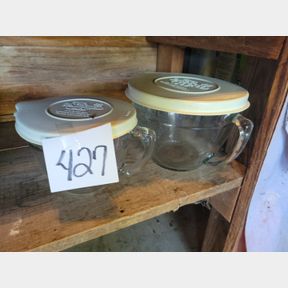 Pair of Pampered Chef mixing and measuring bowls