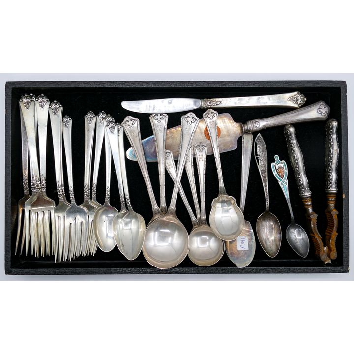 Tray Royal Crest & Wallace Sterling Flatware etc. - 776 Grams