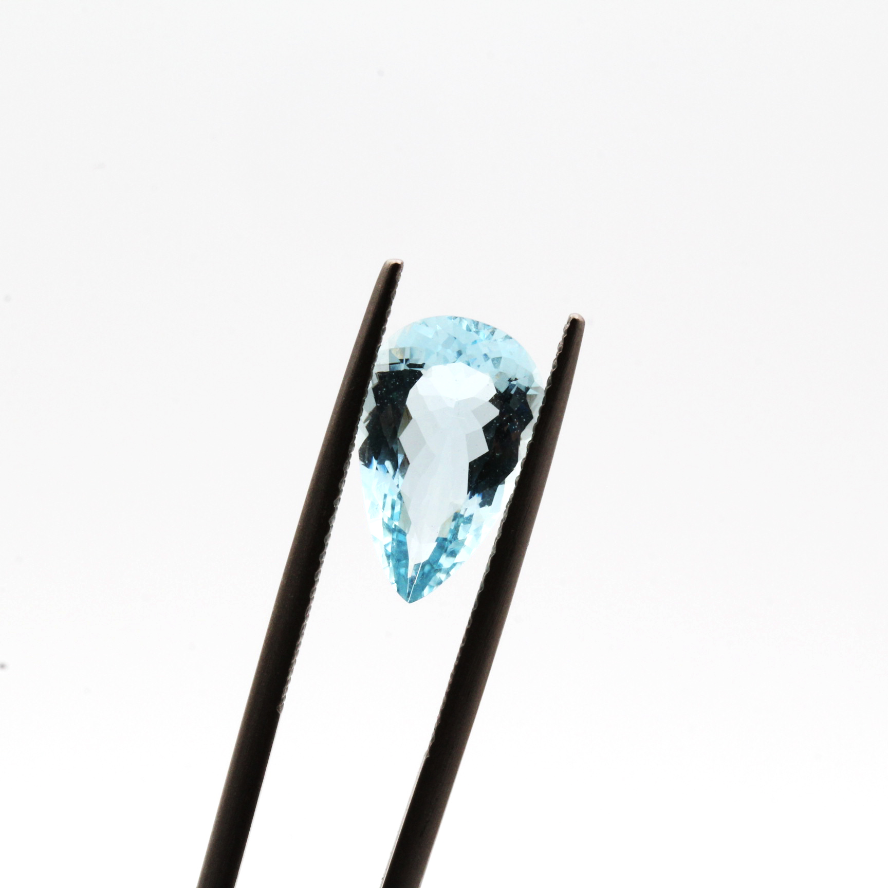 331. · 3.5ct Pear Cut Aquamarine Gemstone